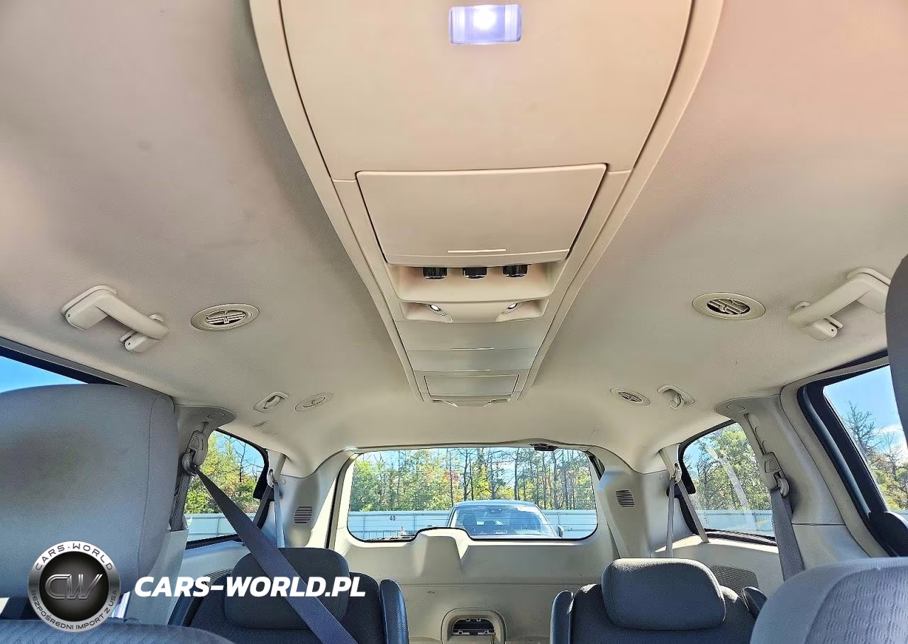 2010 Chrysler Town & Country Touring VIN:2A4RR5D12AR347733 - 10