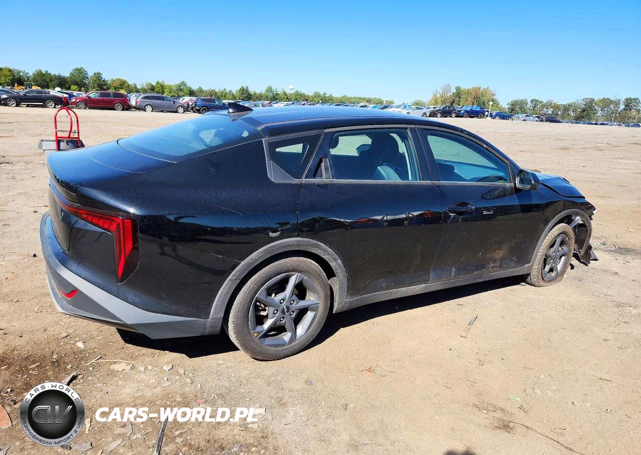 2025 Kia K4 Lxs VIN:3KPFT4DE5SE221294 - 3