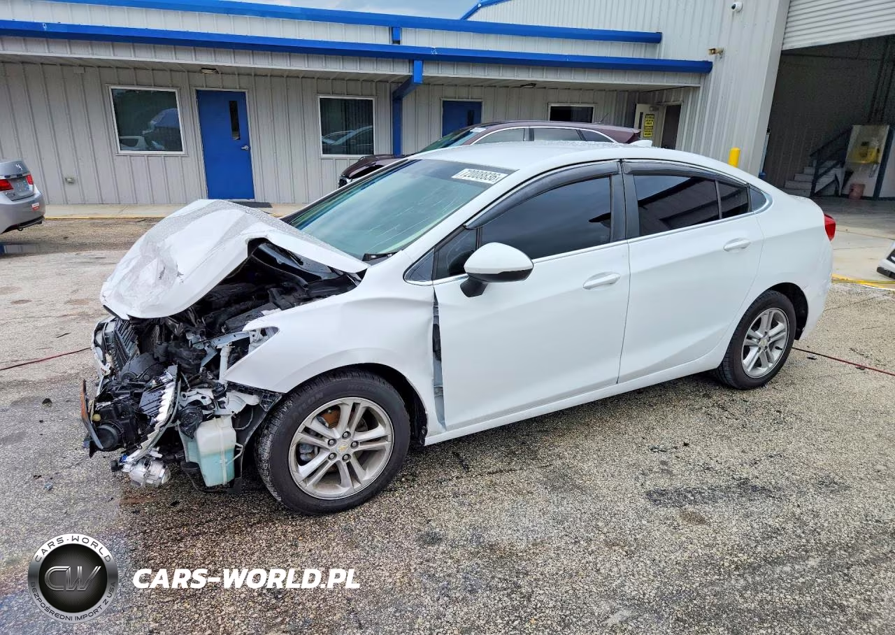 2018 Chevrolet Cruze Lt VIN:1G1BE5SMXJ7106156 - 1