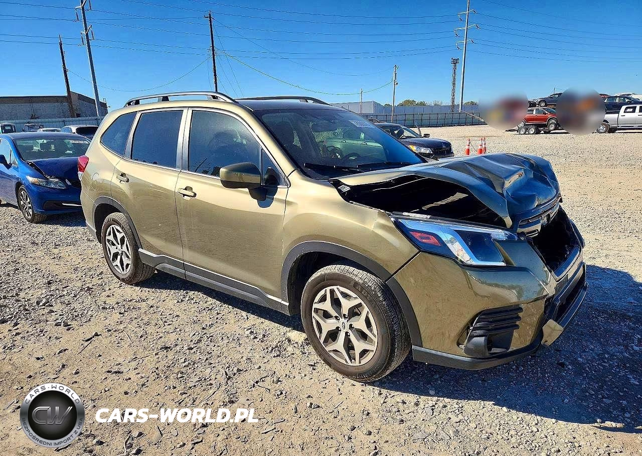 2023 Subaru Forester Premium VIN:JF2SKADC3PH447903 - 4