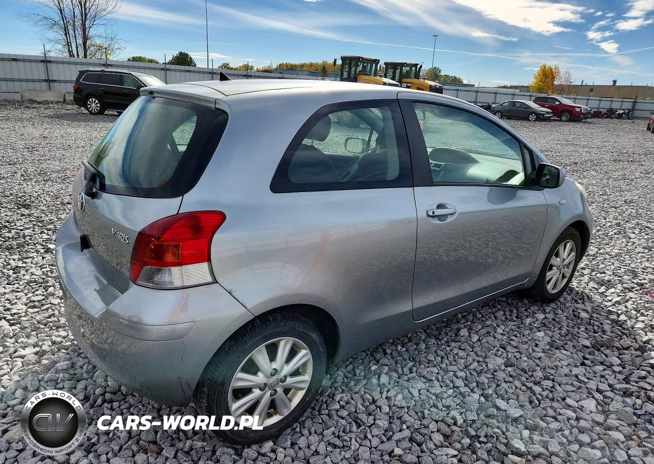 2011 Toyota Yaris Base VIN:JTDJT4K33B5341179 - 3