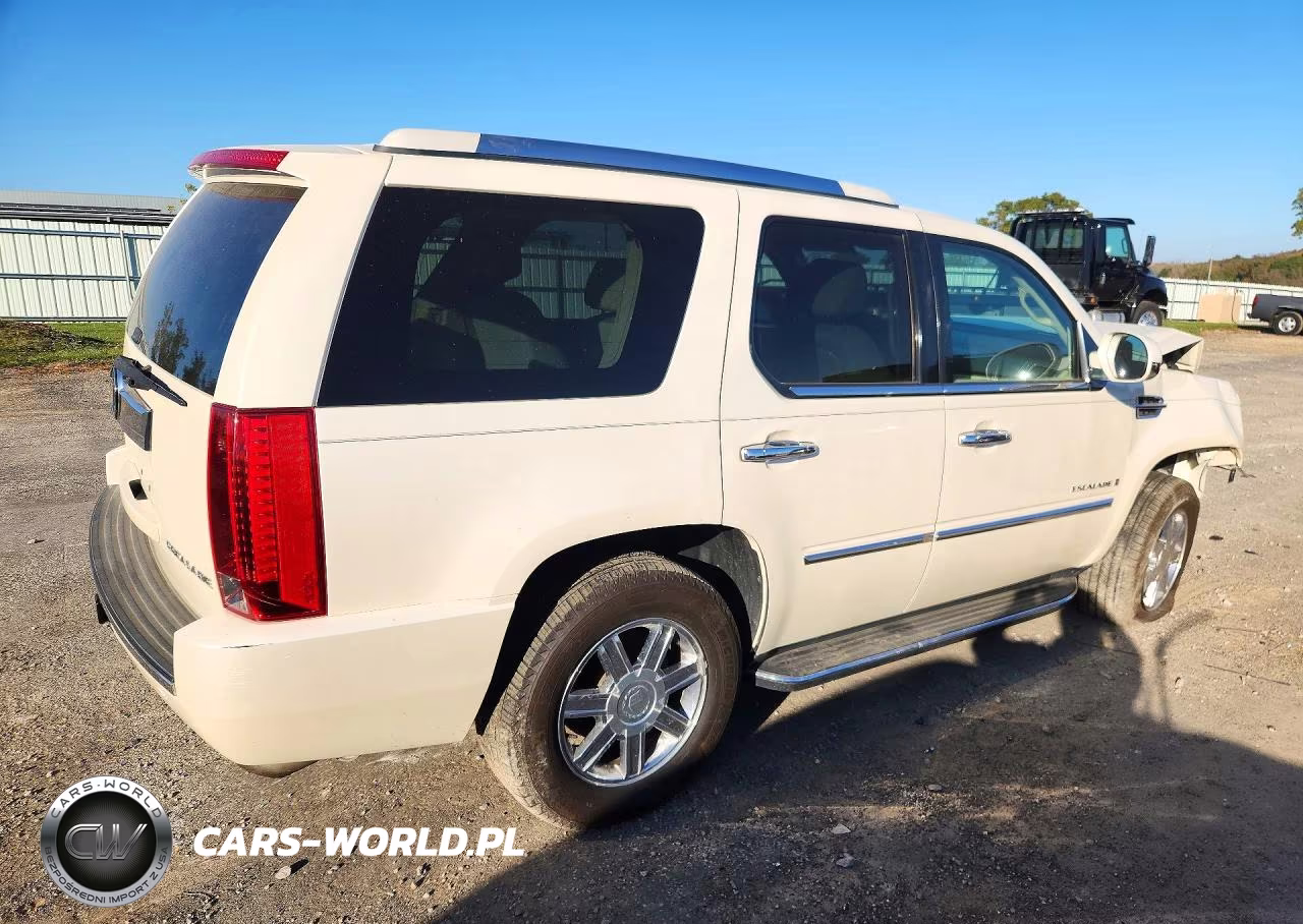 2008 Cadillac Escalade Luxury VIN:1GYFK63898R180346 - 3
