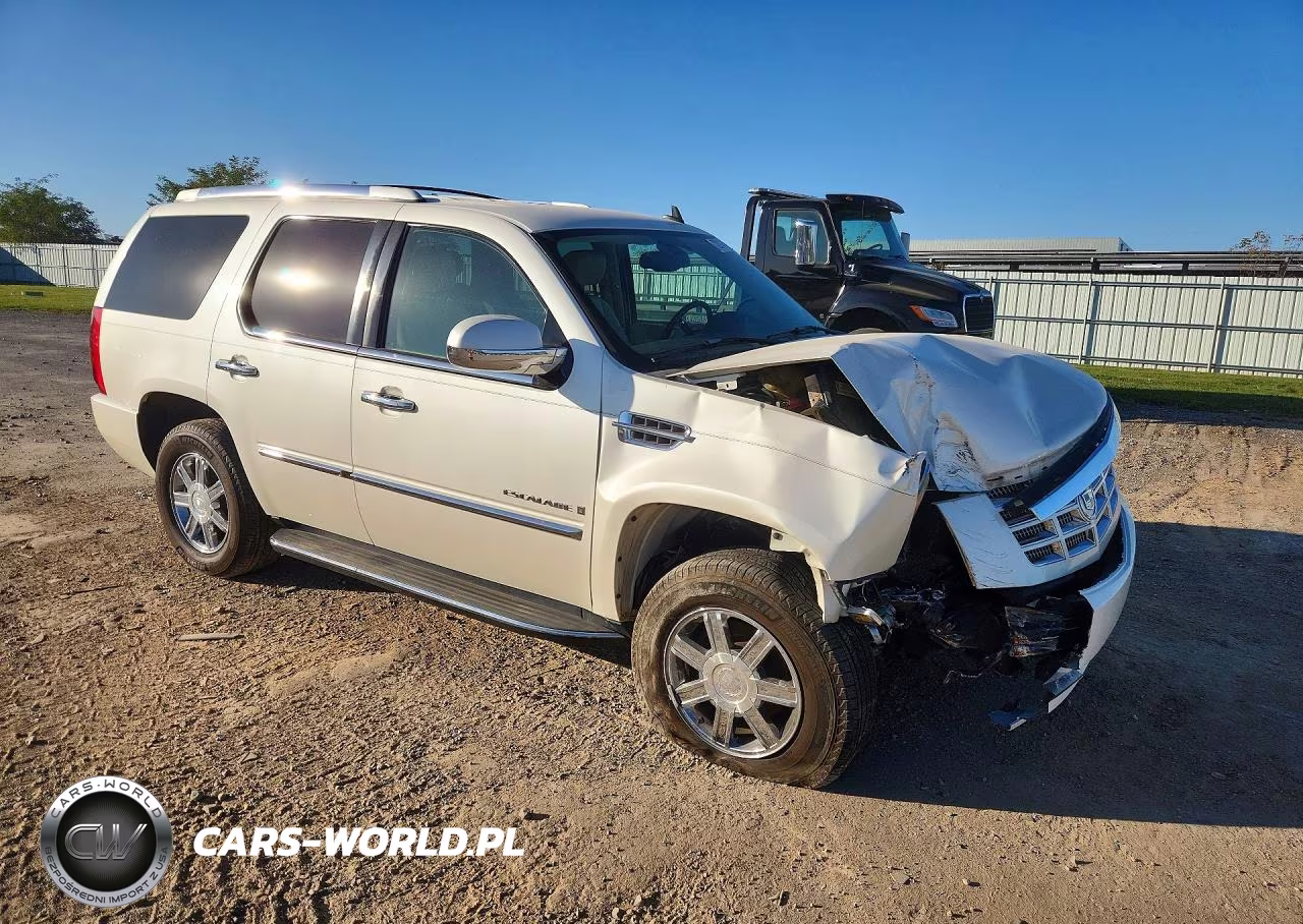 2008 Cadillac Escalade Luxury VIN:1GYFK63898R180346 - 4