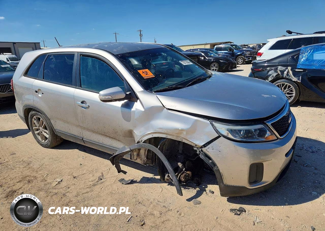 2015 Kia Sorento Lx VIN:5XYKT3A67FG580838 - 4