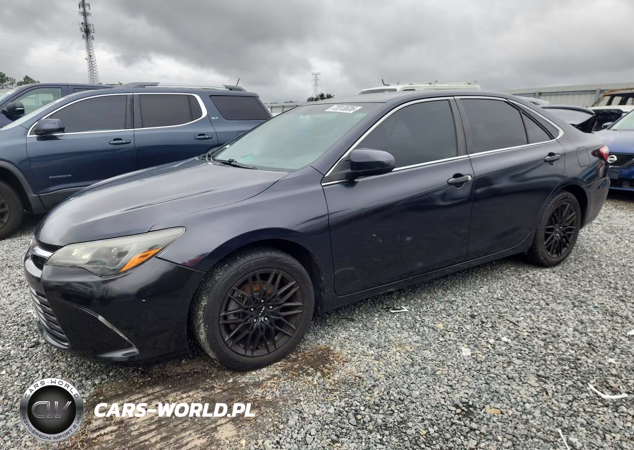 2015 Toyota Camry Le – zdjęcie 1 z 12