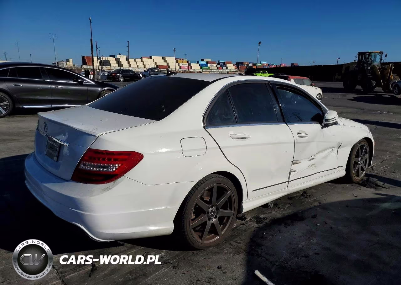 2013 Mercedes-Benz C 250 VIN:WDDGF4HB0DG001498 - 3
