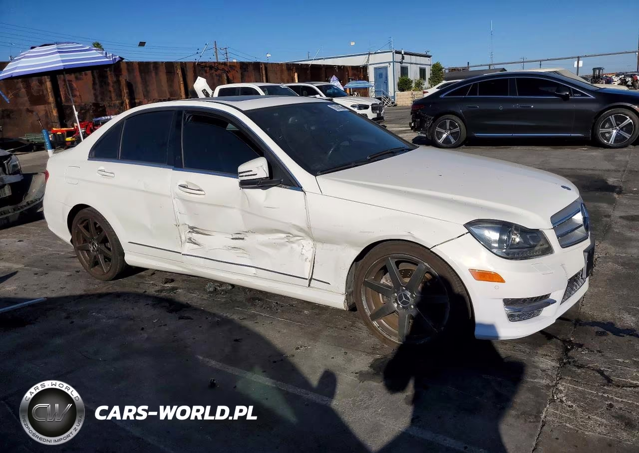 2013 Mercedes-Benz C 250 VIN:WDDGF4HB0DG001498 - 4