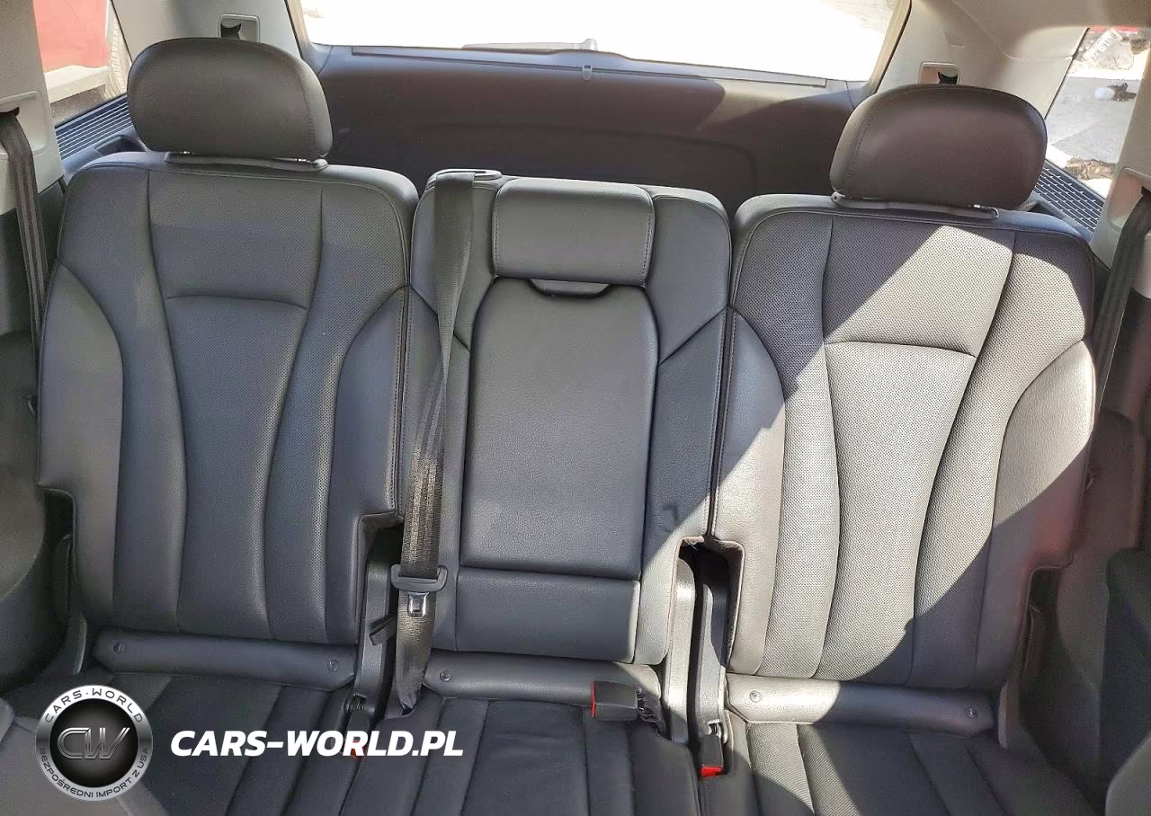 2019 Audi Q7 Premium Plus VIN:WA1LHAF73KD031958 - 10