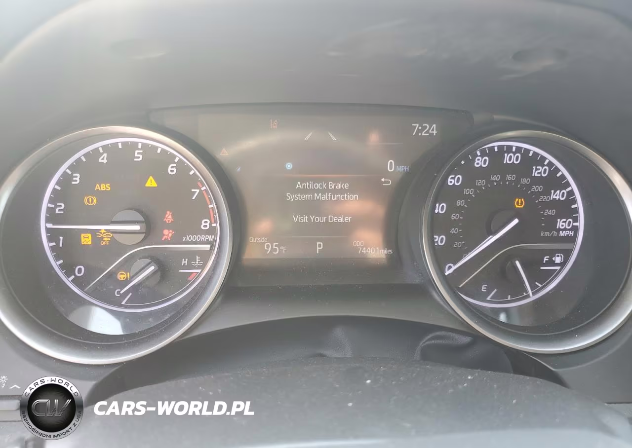 2021 Toyota Camry Le VIN:4T1C11BK0MU028440 - 9