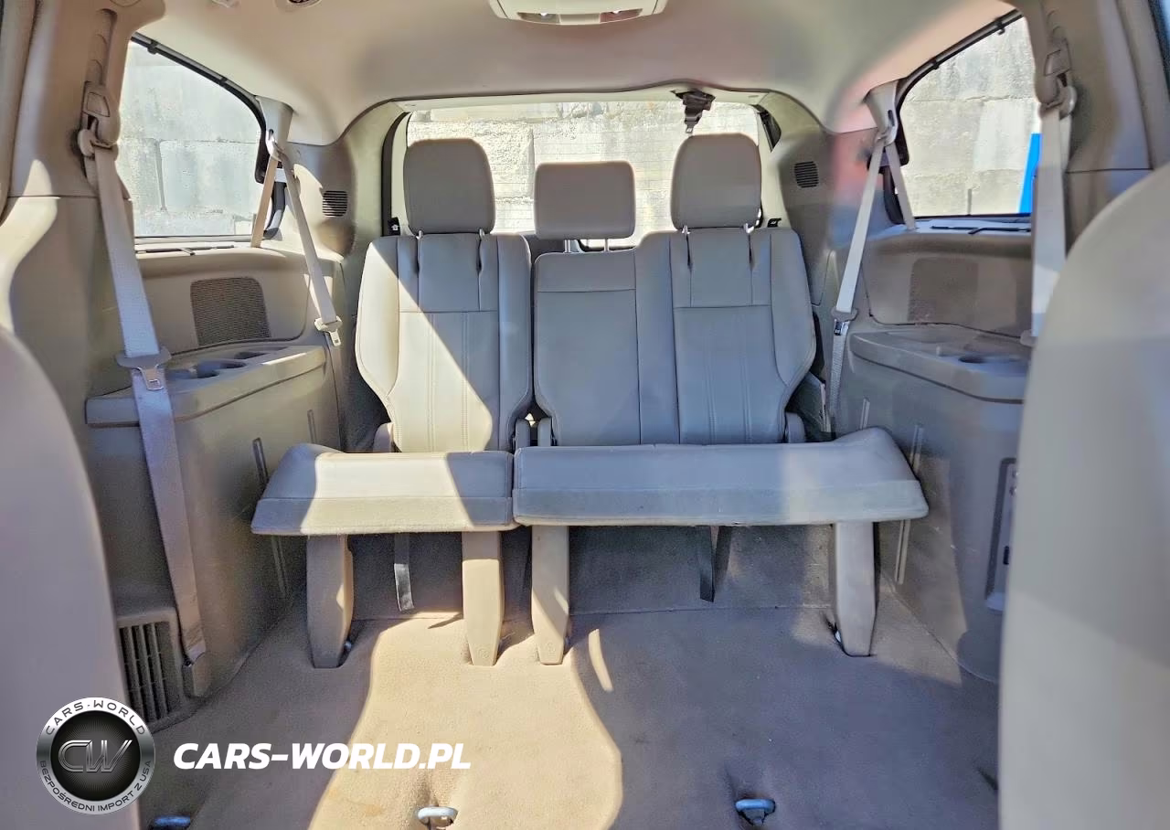 2013 Chrysler Town & Country Touring L VIN:2C4RC1CGXDR589907 - 10