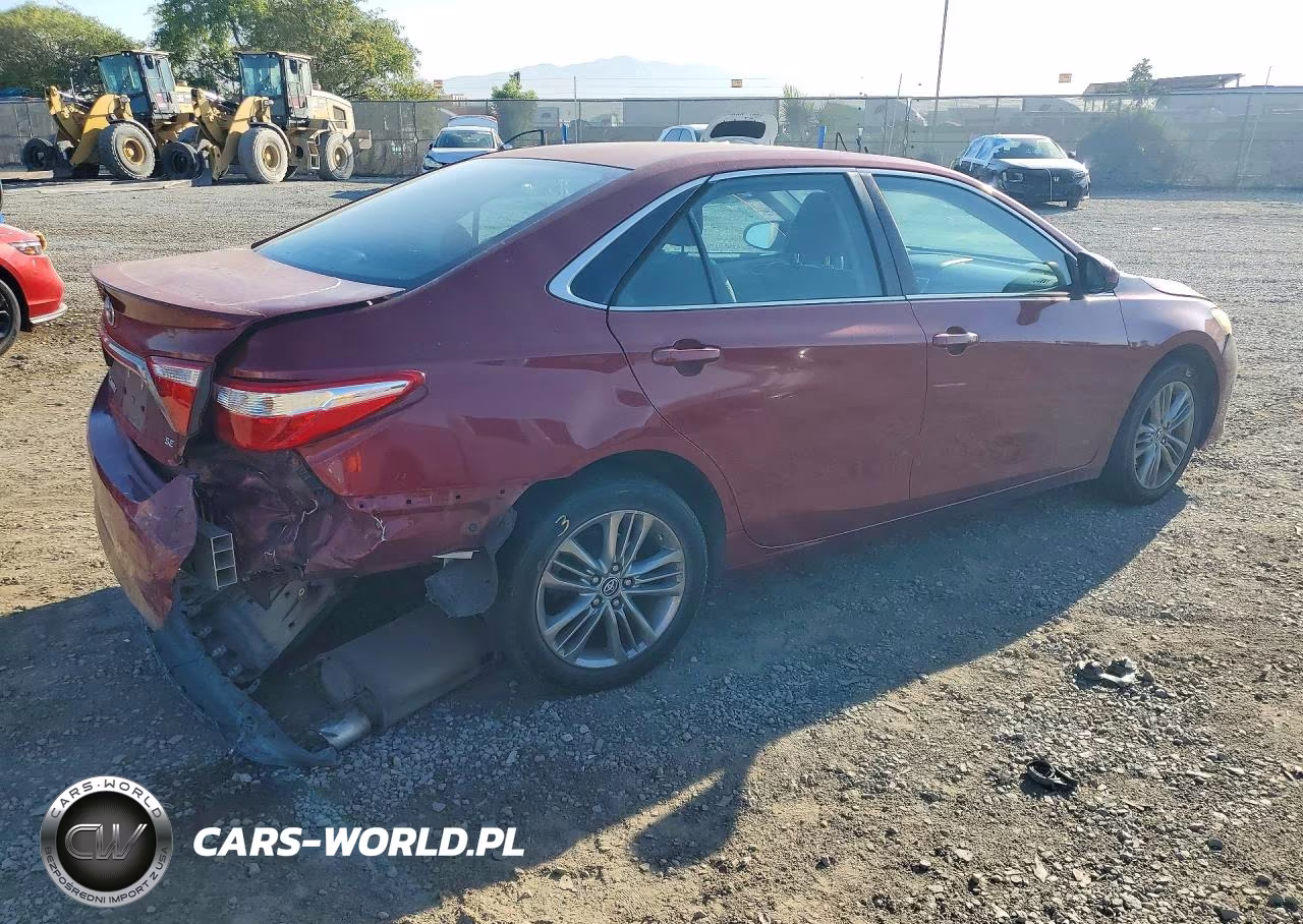 2015 Toyota Camry Se VIN:4T1BF1FK2FU923132 - 3