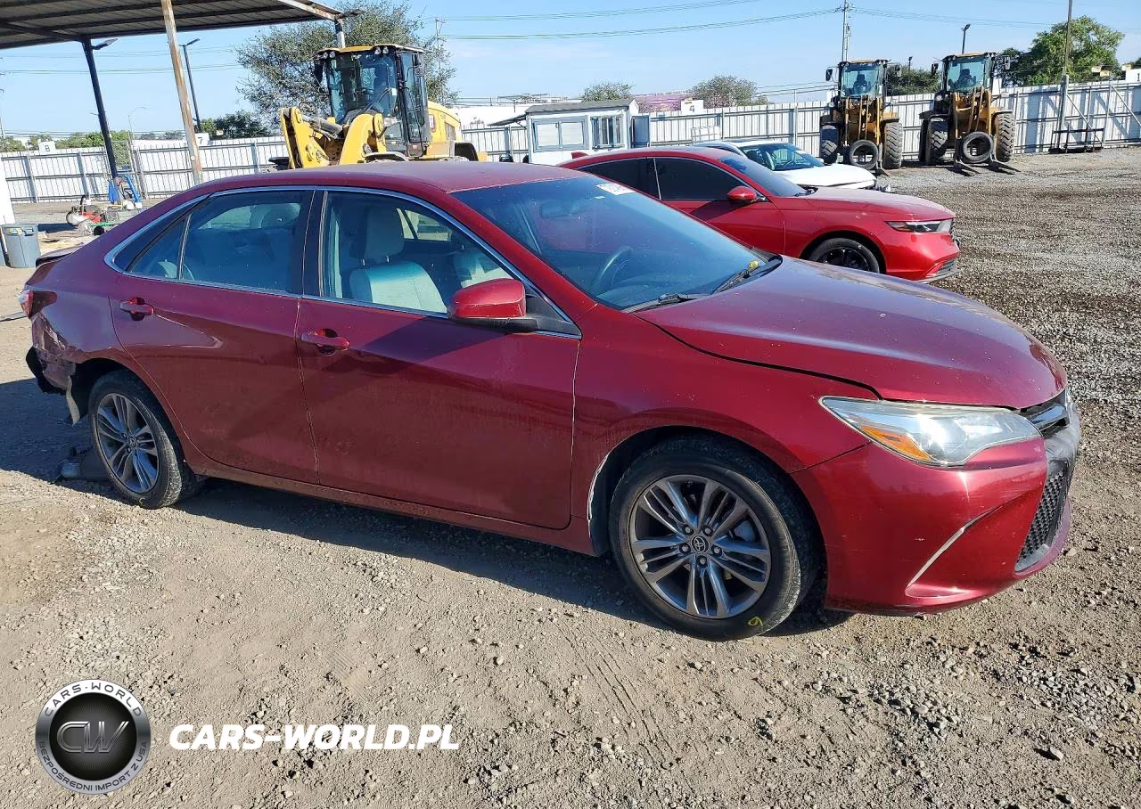 2015 Toyota Camry Se VIN:4T1BF1FK2FU923132 - 4
