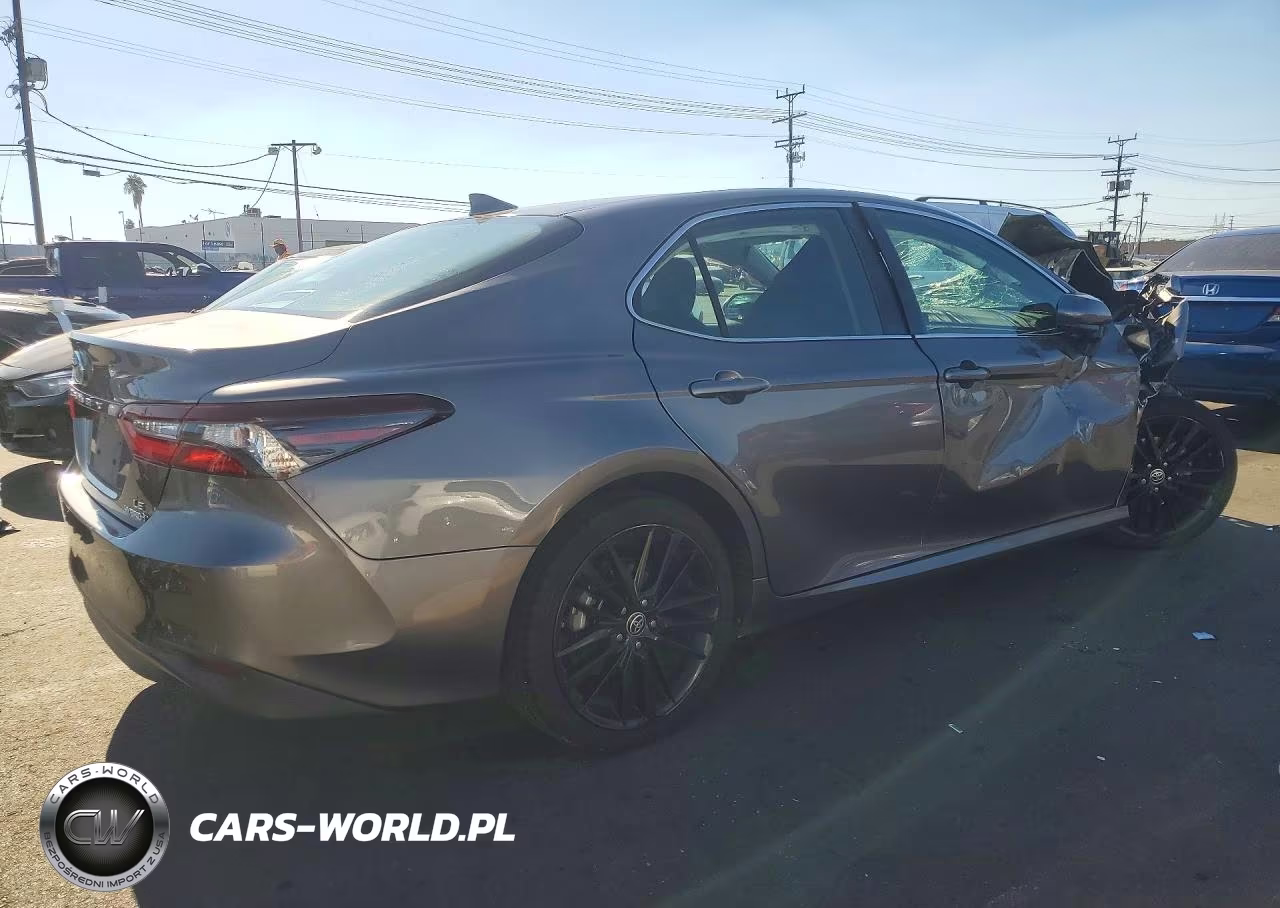 2021 Toyota Camry Le VIN:4T1C31AK7MU549232 - 3