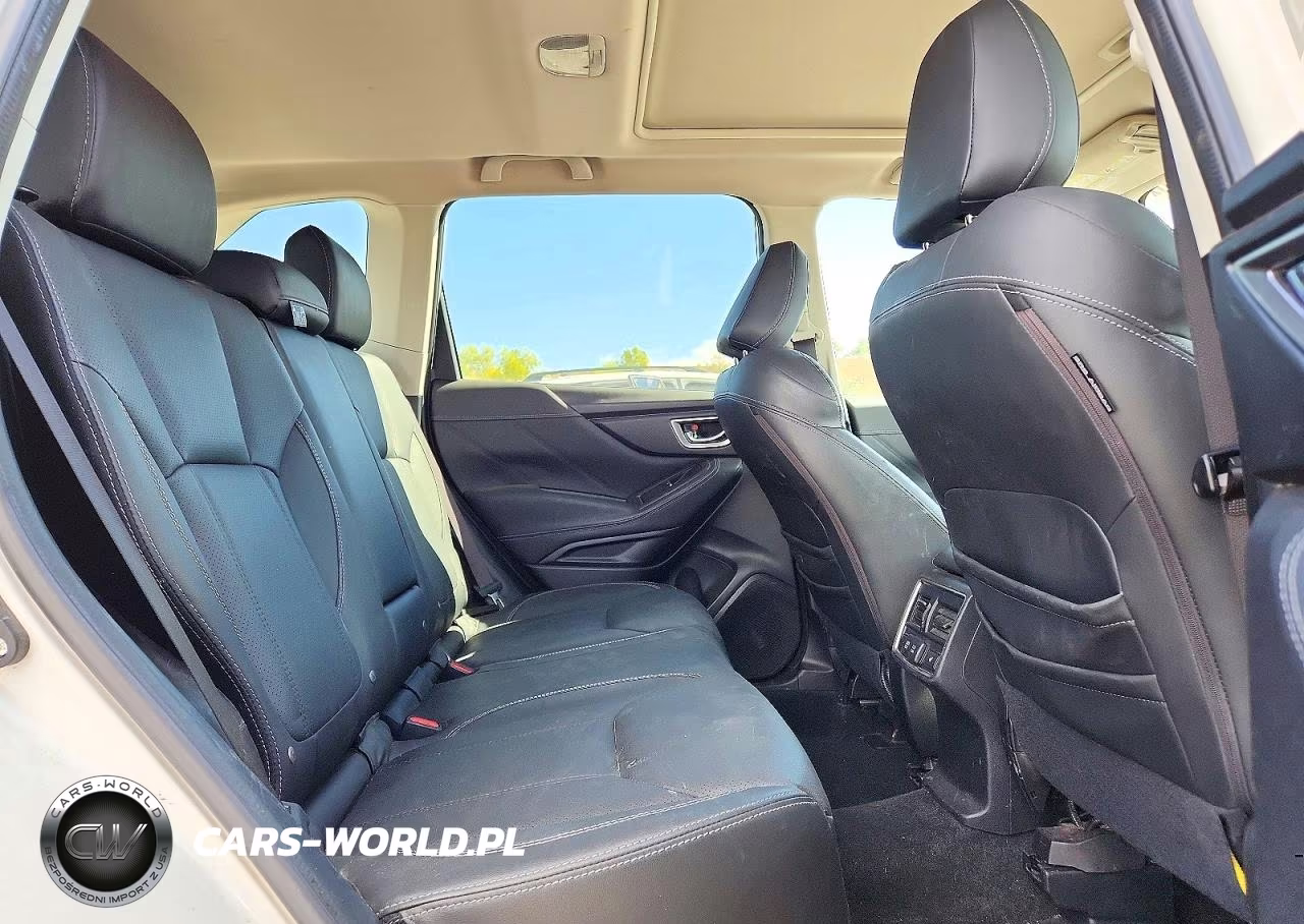 2019 Subaru Forester Touring VIN:JF2SKAWC4KH466580 - 11