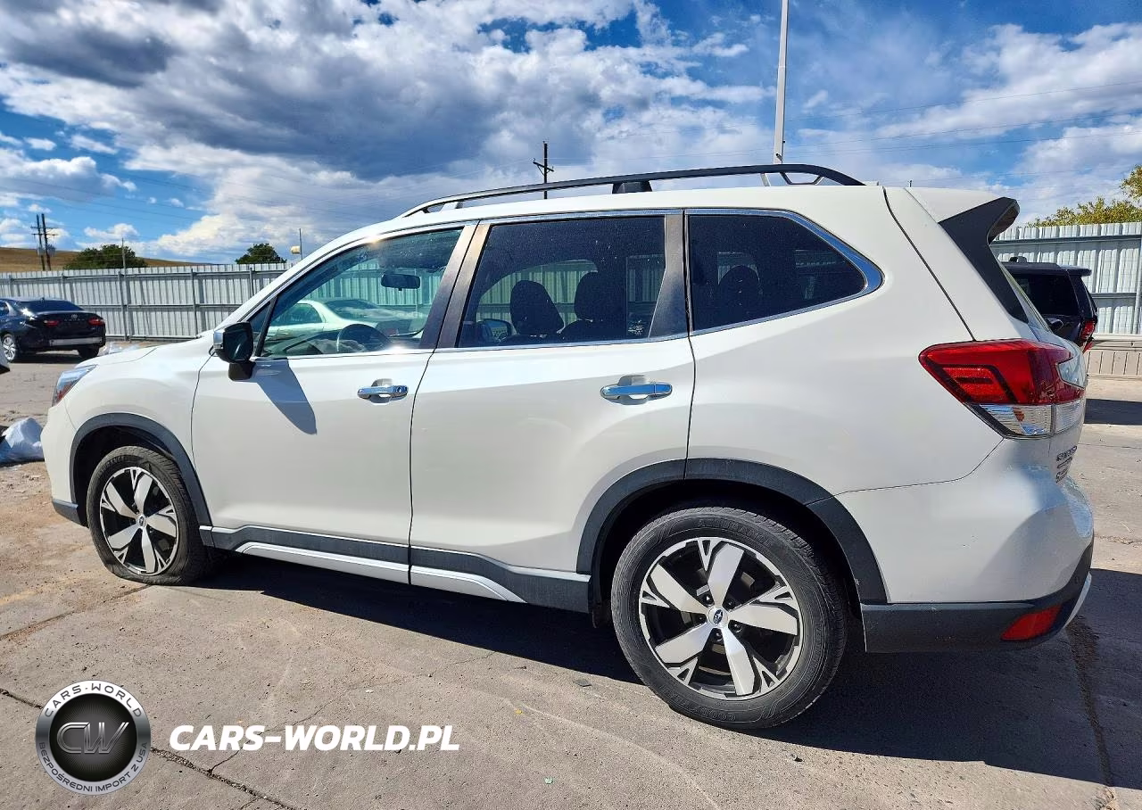 2019 Subaru Forester Touring VIN:JF2SKAWC4KH466580 - 2