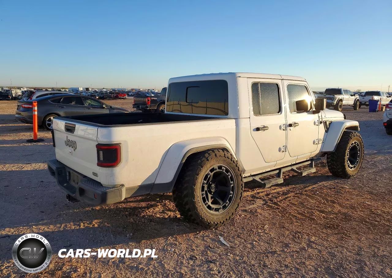 2021 Jeep Gladiator Overland VIN:1C6HJTFG3ML586369 - 3
