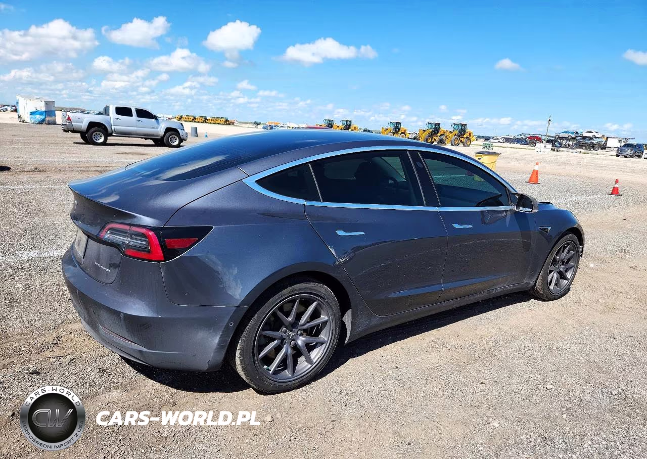 2020 Tesla Model 3 VIN:5YJ3E1EB3LF663955 - 3