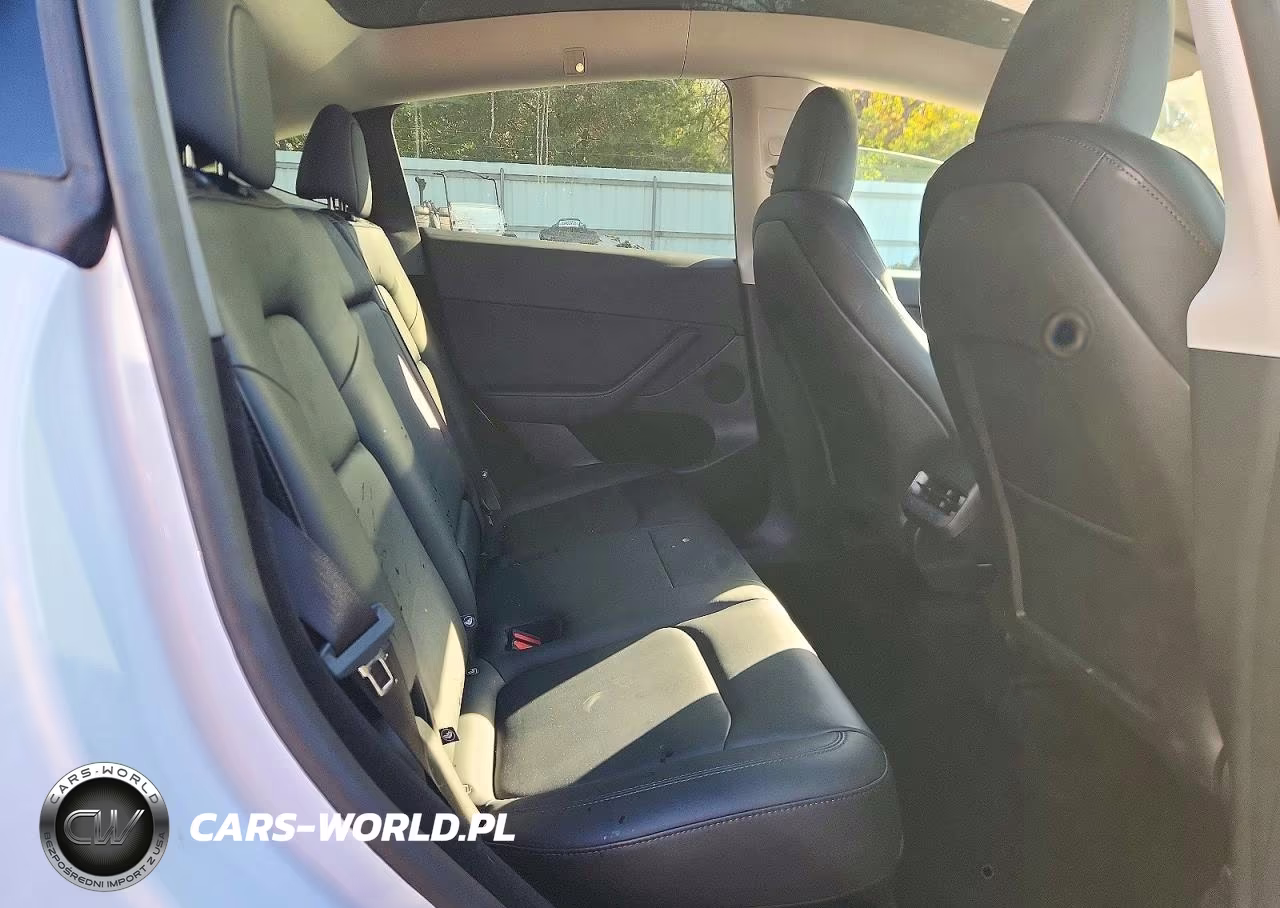 2025 Tesla Model Y VIN:7SAYGDEEXSF224930 - 10