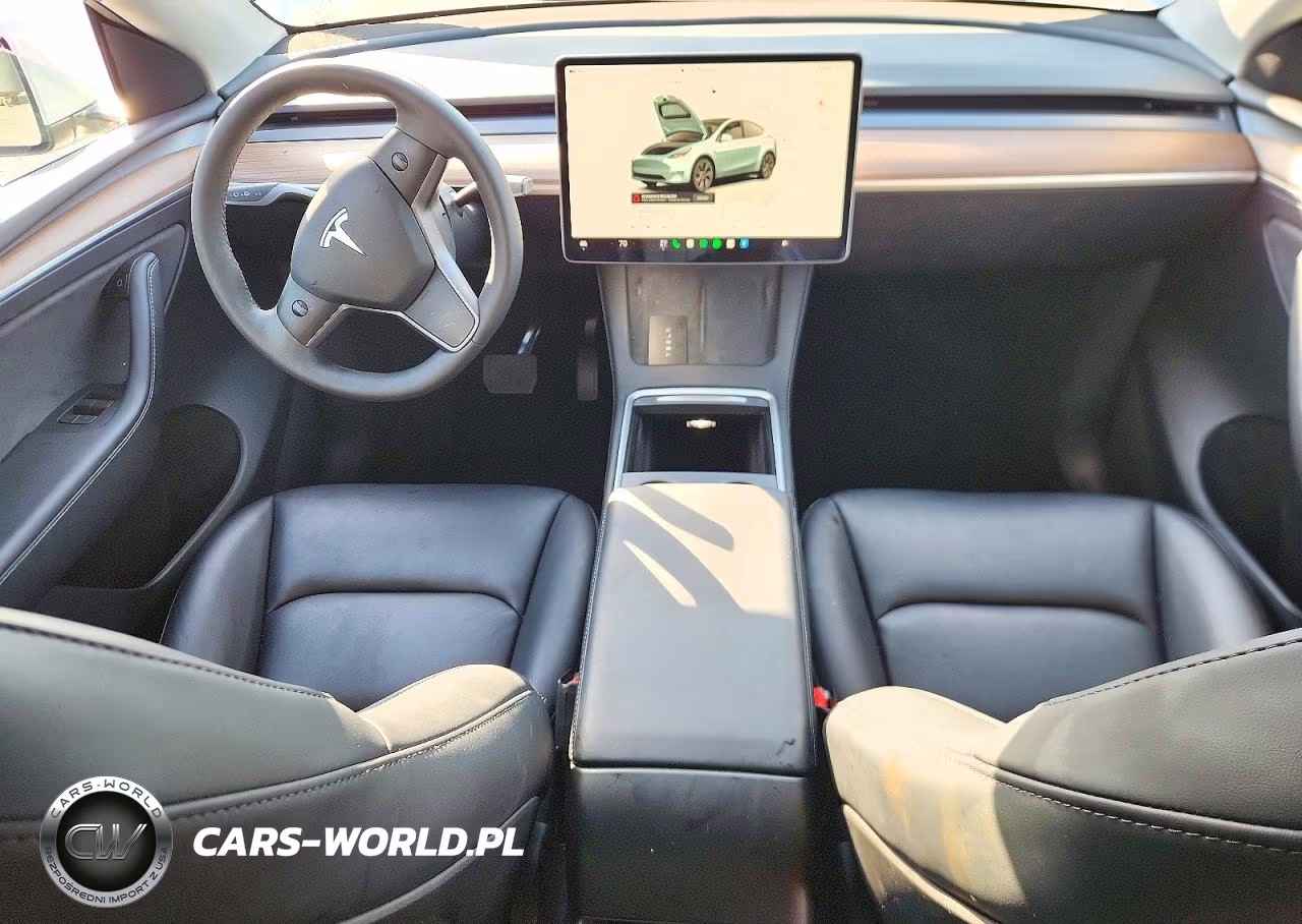 2025 Tesla Model Y VIN:7SAYGDEEXSF224930 - 8