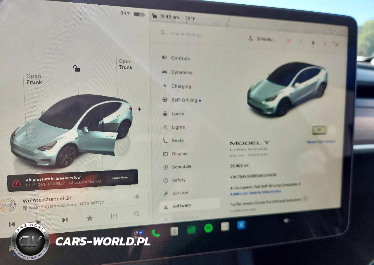 2025 Tesla Model Y VIN:7SAYGDEEXSF224930 - 9
