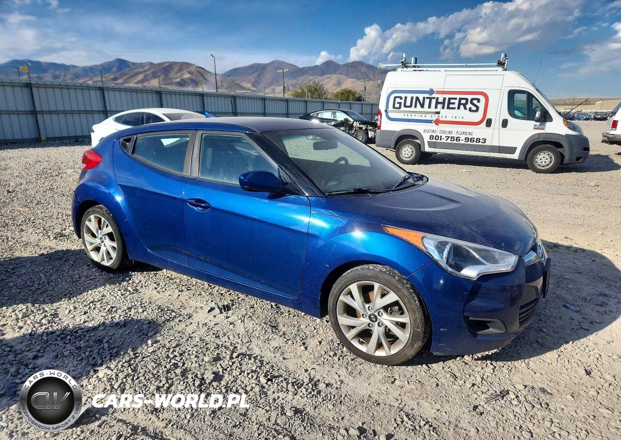 2016 Hyundai Veloster Base VIN:KMHTC6ADXGU265743 - 4