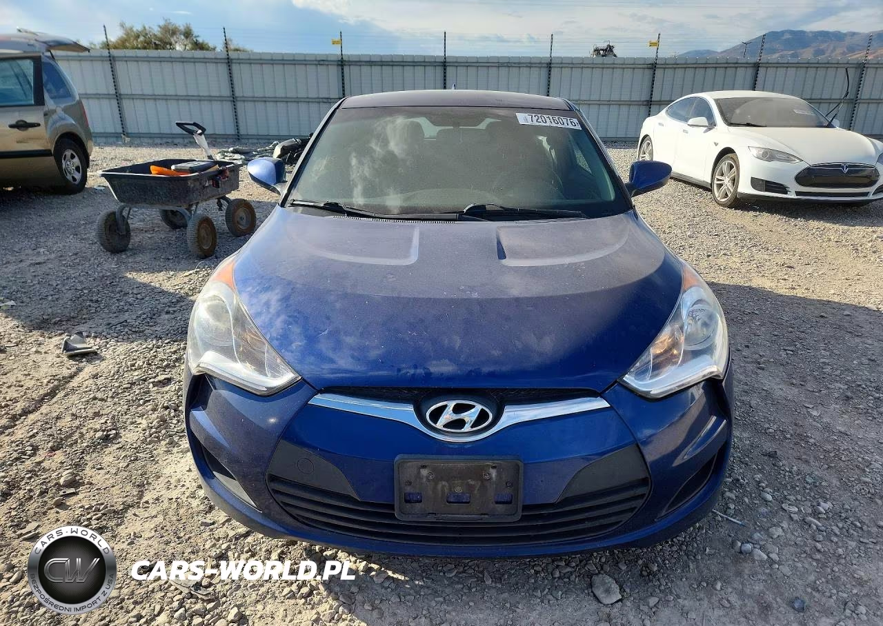 2016 Hyundai Veloster Base VIN:KMHTC6ADXGU265743 - 5