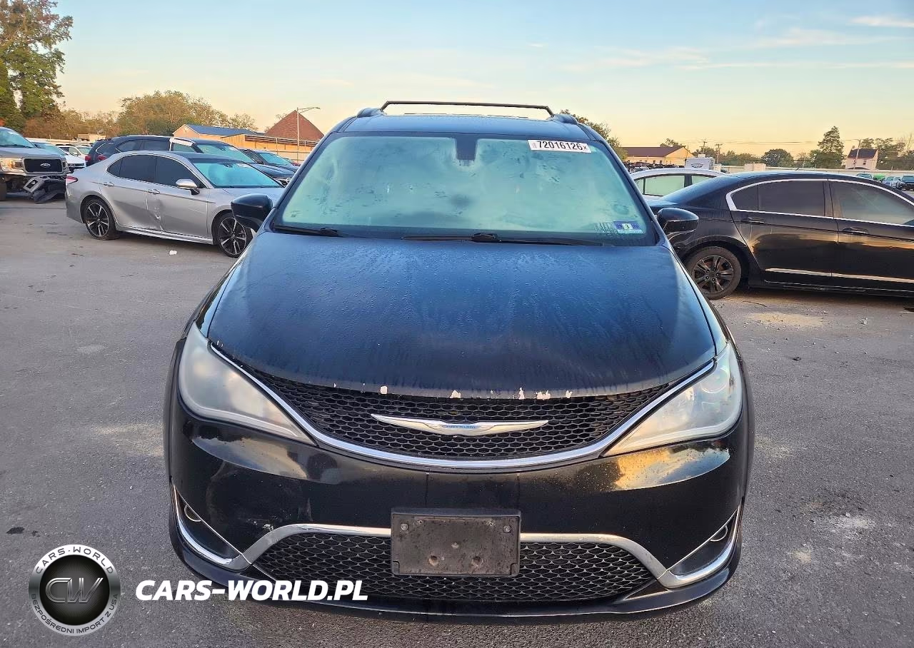 2017 Chrysler Pacifica Touring L VIN:2C4RC1BG1HR583288 - 5