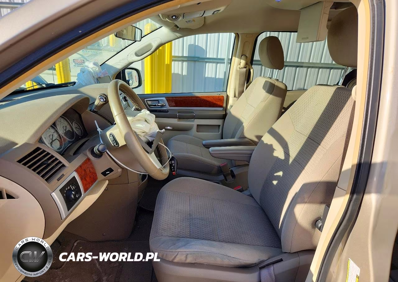 2009 Chrysler Town & Country Touring VIN:2A8HR541X9R528181 - 7