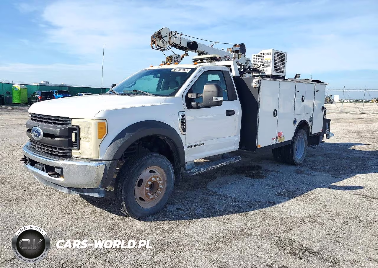 2017 Ford F550 Super Duty Utility - Service Truck VIN:1FDUF5GT0HDA04899 - 1