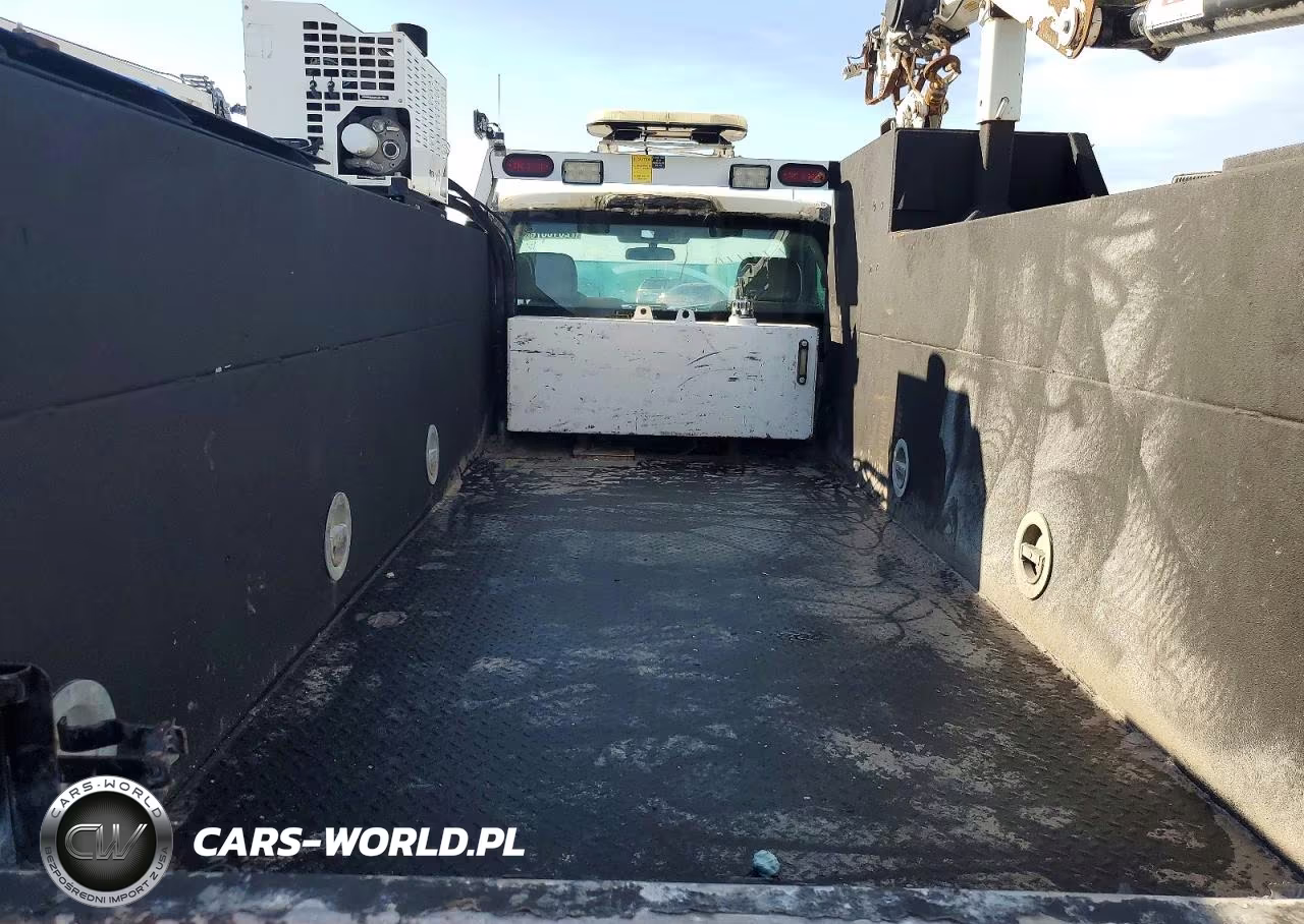 2017 Ford F550 Super Duty Utility - Service Truck VIN:1FDUF5GT0HDA04899 - 10