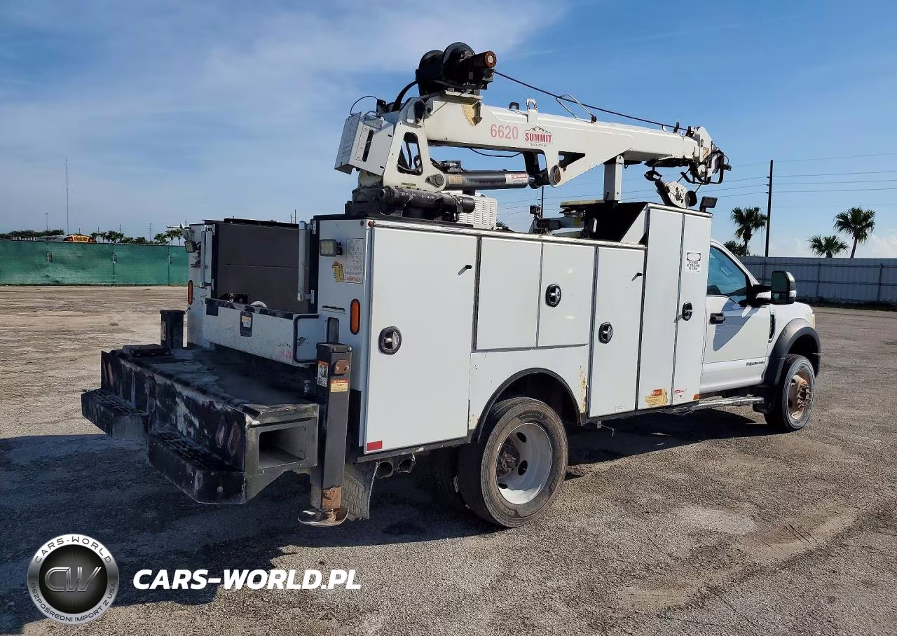 2017 Ford F550 Super Duty Utility - Service Truck VIN:1FDUF5GT0HDA04899 - 3