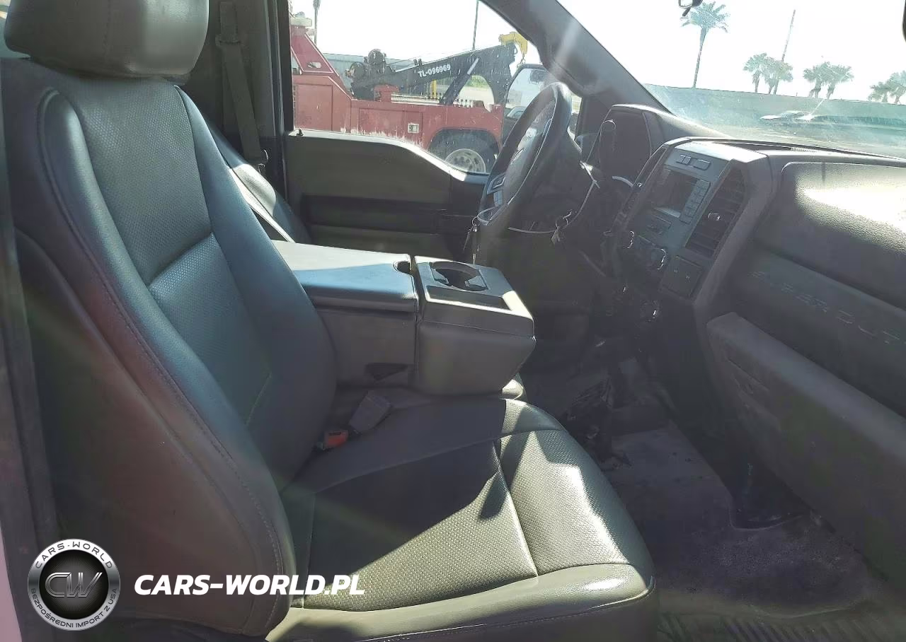 2019 Ford F550 Super Duty Utility - Service Truck VIN:1FDUF5HT5KEC46393 - 11