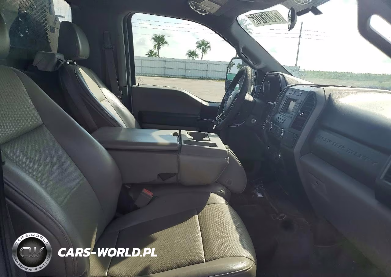 2019 Ford F550 Super Duty Utility - Service Truck VIN:1FDUF5GT0KEF71065 - 11