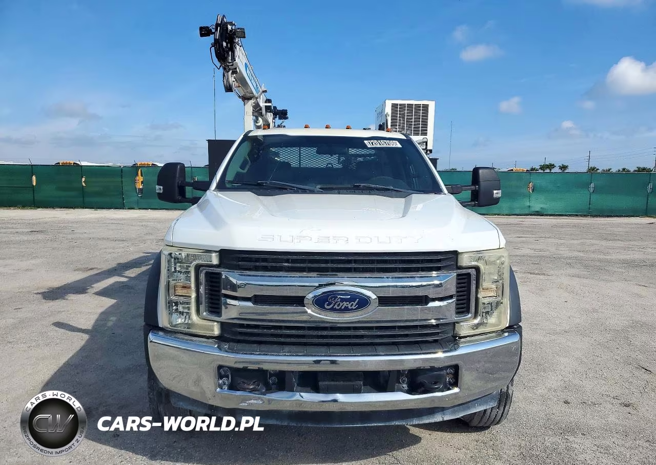 2019 Ford F550 Super Duty Utility - Service Truck VIN:1FDUF5GT0KEF71065 - 5