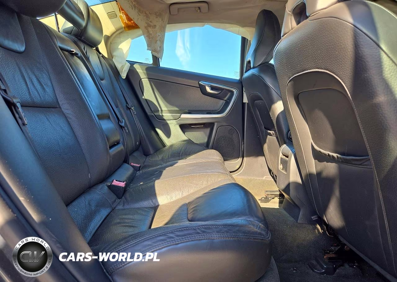 2013 Volvo S60 T5 VIN:YV1612FS1D1212718 - 10