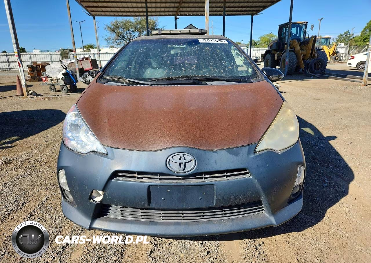 2014 Toyota Prius C One VIN:JTDKDTB32E1084460 - 5