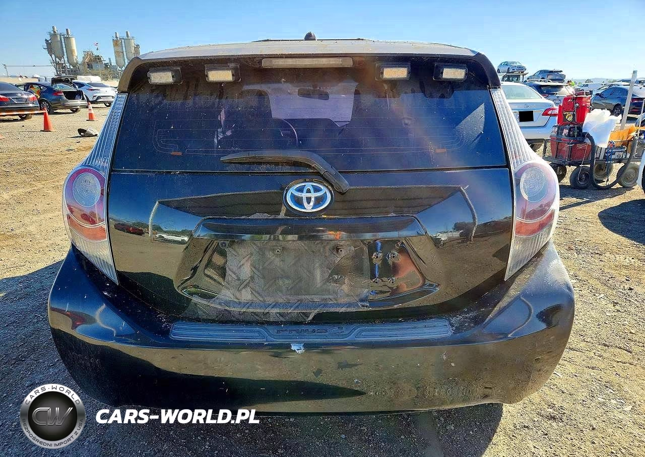 2014 Toyota Prius C One VIN:JTDKDTB32E1084460 - 6