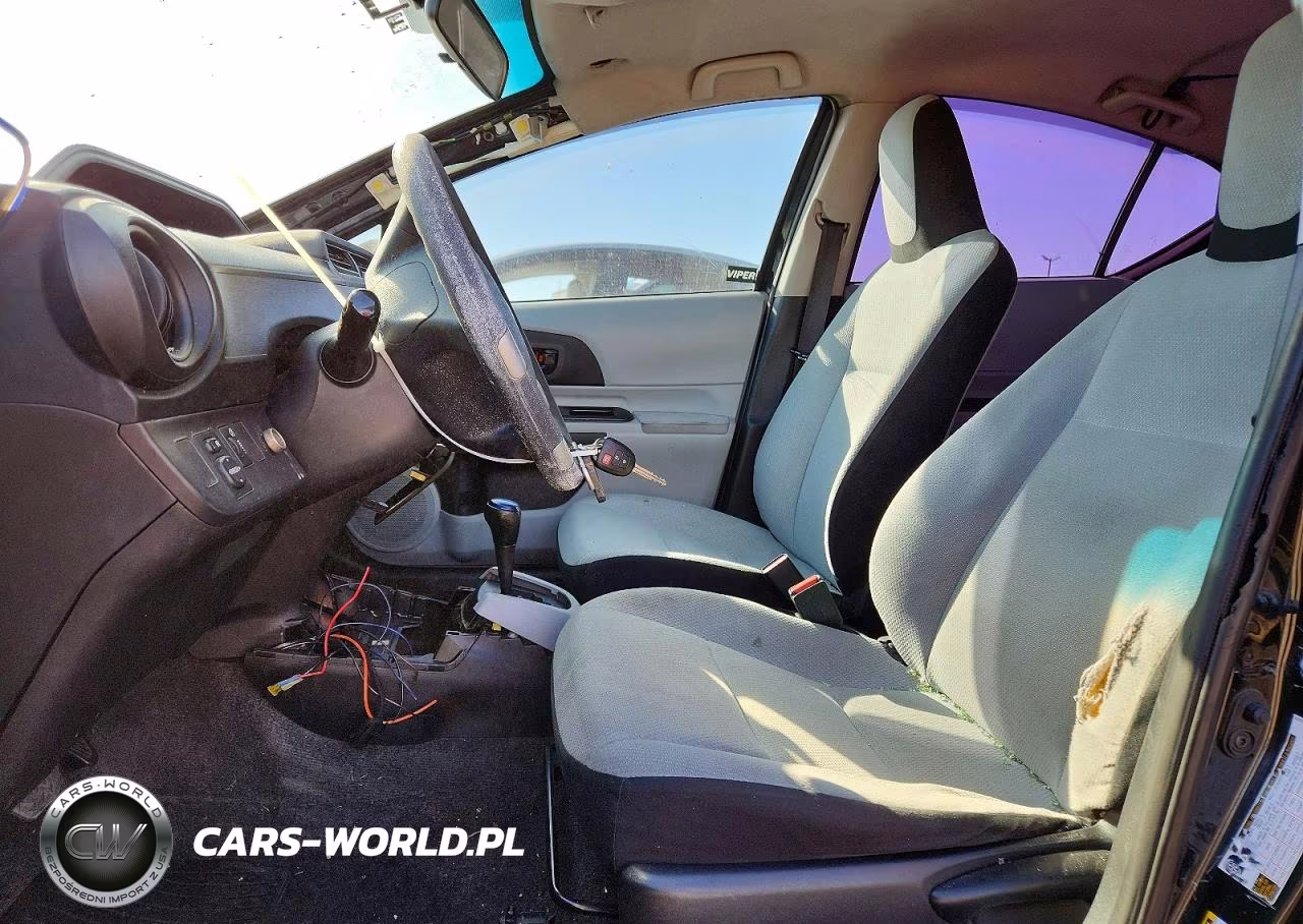 2014 Toyota Prius C One VIN:JTDKDTB32E1084460 - 7