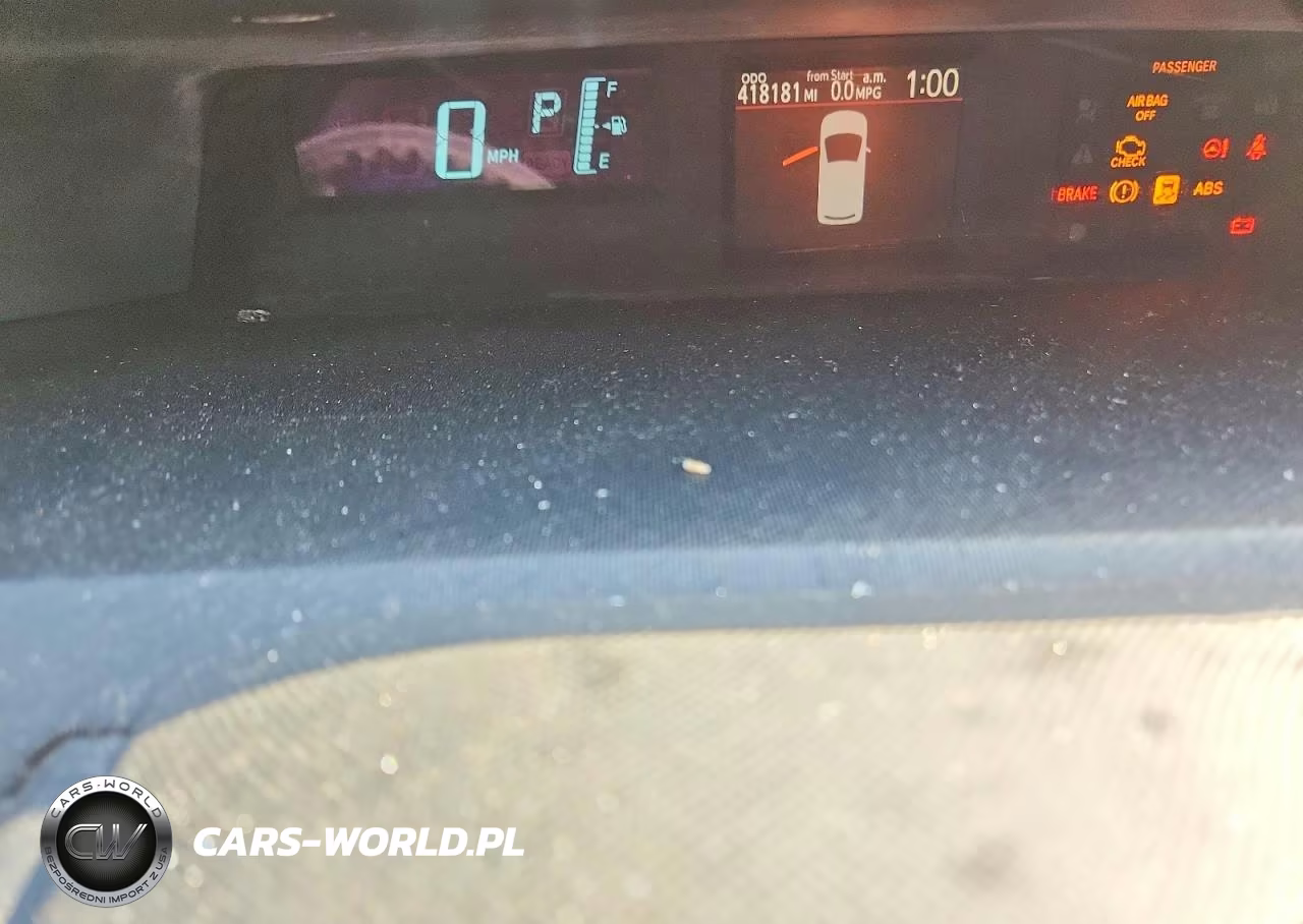 2014 Toyota Prius C One VIN:JTDKDTB32E1084460 - 9