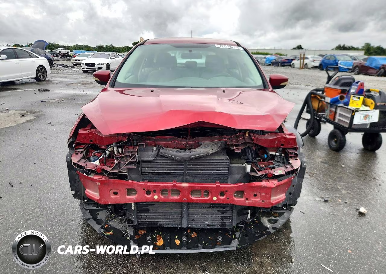 2016 Ford Focus Se VIN:1FADP3K2XGL350313 - 5