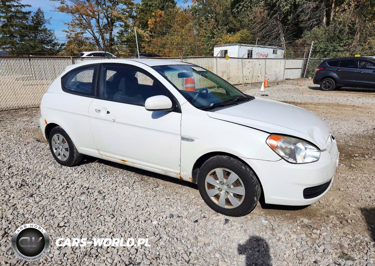 2010 Hyundai Accent Gs VIN:KMHCM3AC5AU181615 - 4
