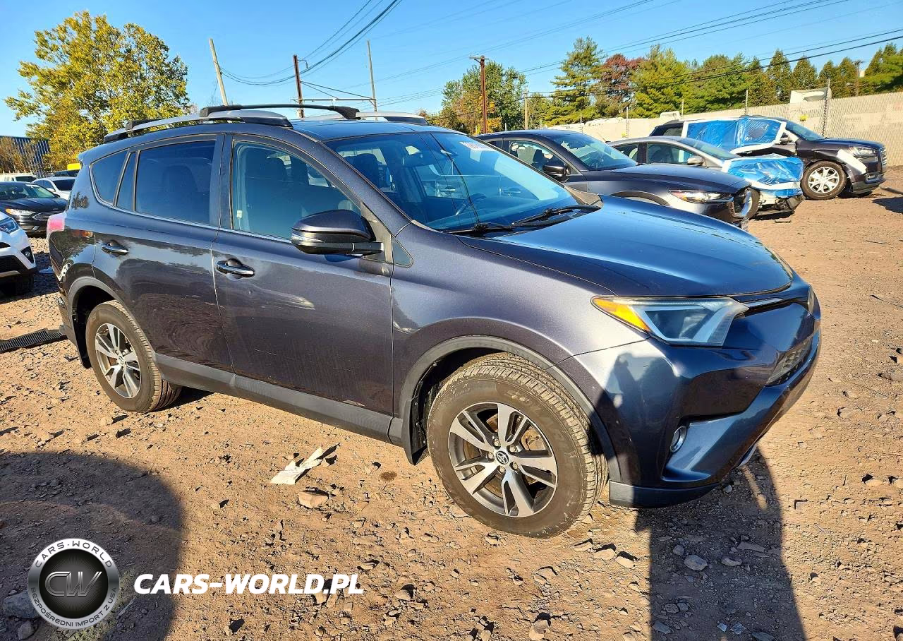 2017 Toyota Rav4 Xle VIN:JTMRFREV2HD202860 - 4