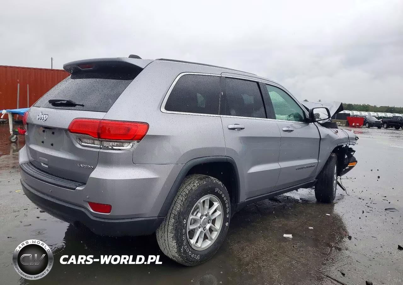 2018 Jeep Grand Cherokee Laredo VIN:1C4RJEAG3JC460623 - 3
