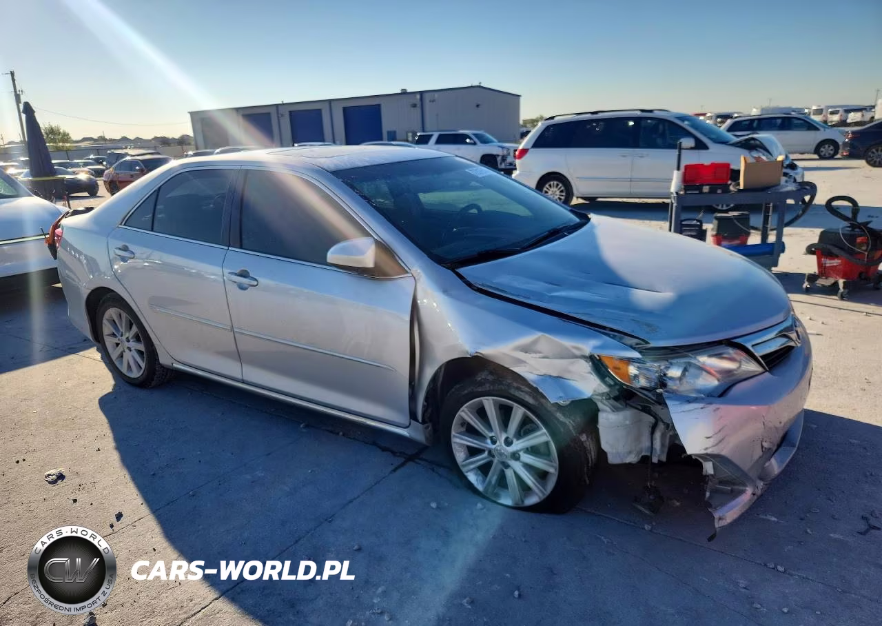 2014 Toyota Camry Xle VIN:4T1BF1FK1EU857848 - 4