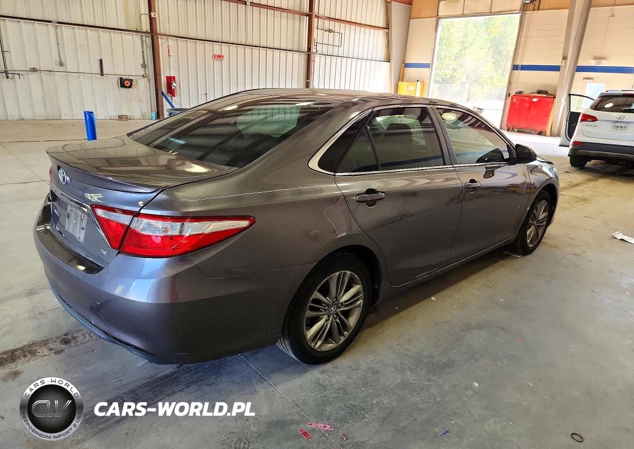 2016 Toyota Camry Se VIN:4T1BF1FK5GU596193 - 3
