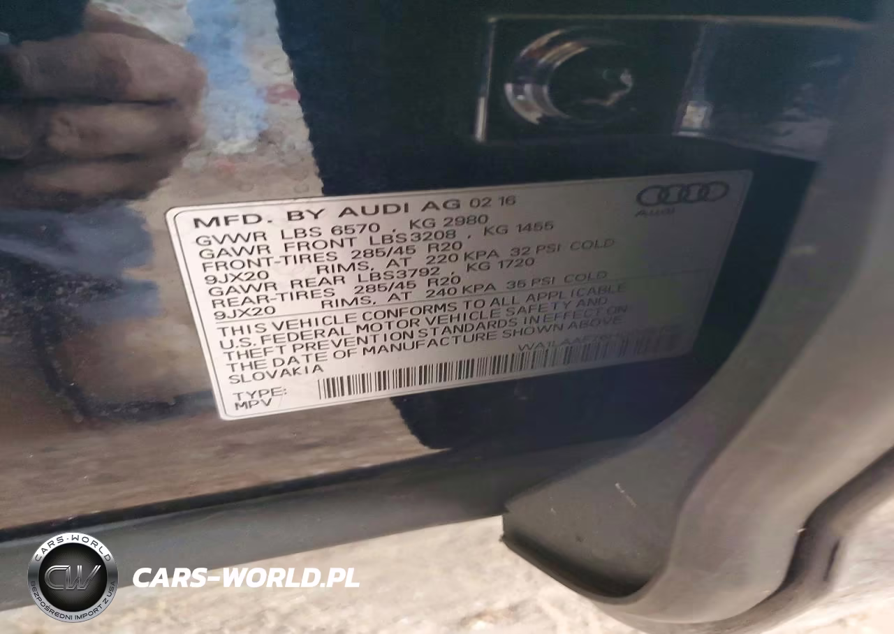 2017 Audi Q7 Premium Plus VIN:WA1LAAF76HD009708 - 12