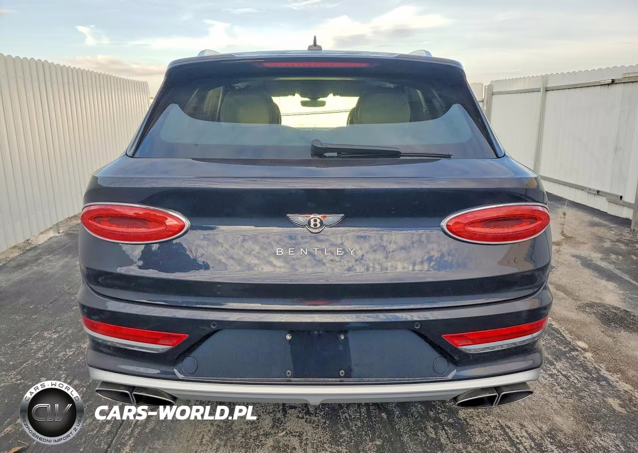 2023 Bentley Bentayga VIN:SJAHT2ZV3PC017079 - 6