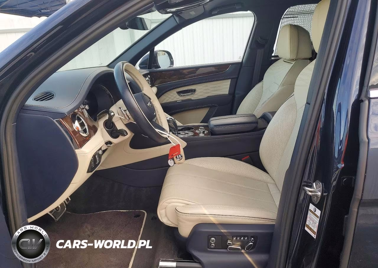2023 Bentley Bentayga VIN:SJAHT2ZV3PC017079 - 7
