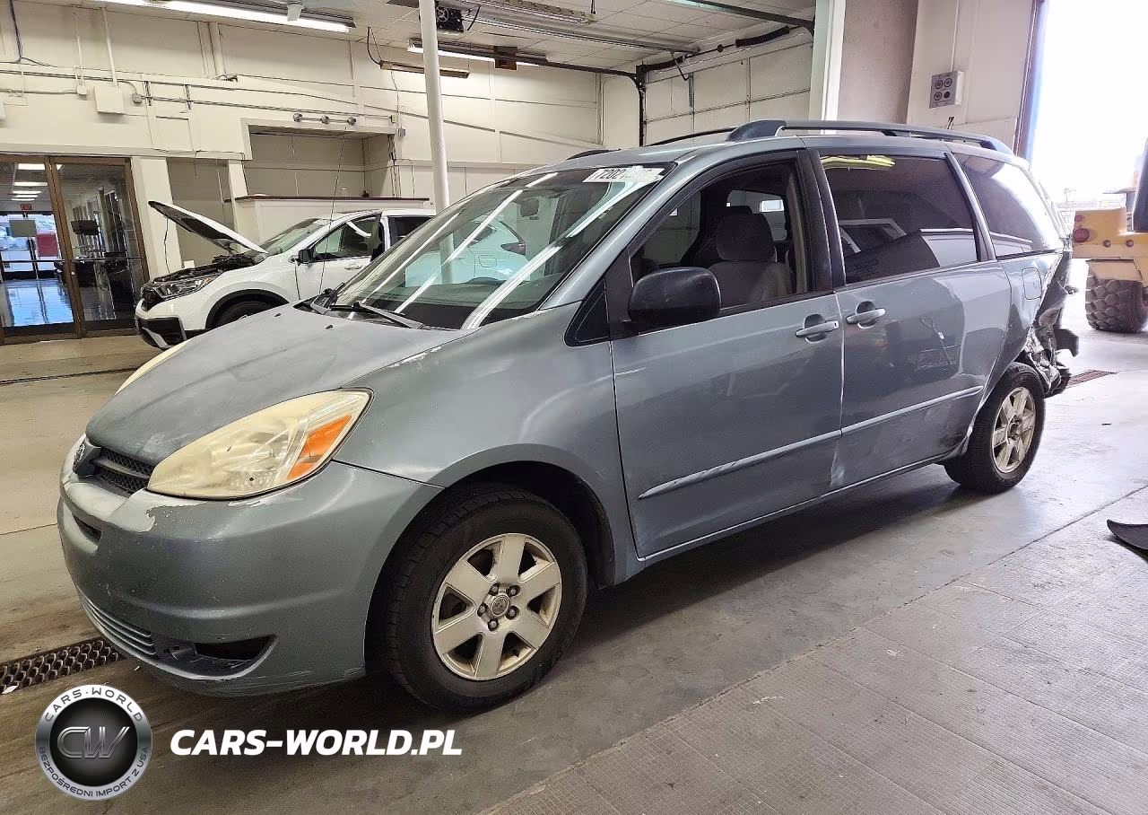2004 Toyota Sienna Le 7 Passenger