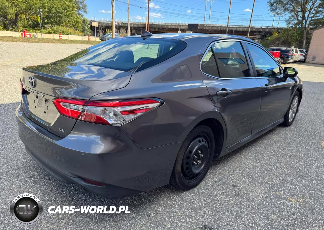2019 Toyota Camry Le VIN:4T1B11HK7KU268200 - 4